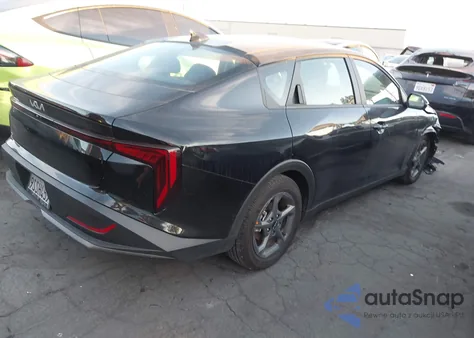 2025 Kia K4 Lxs z USA, uszkodzony, nr VIN 3KPFT4DE3SE109139